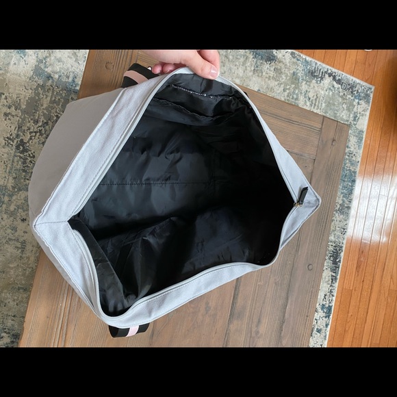 Victoria’s Secret Gray Canvas Zipper Tote Bag - Picture 3 of 4